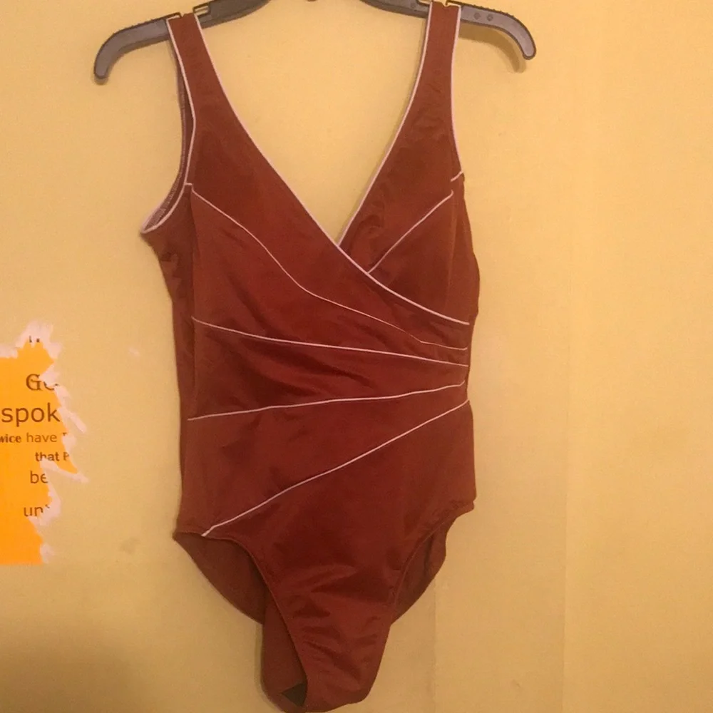 Bathing suit - Picture 1 of 8